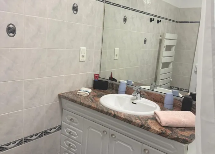 Le Petit Nid De Cigogne Apartment *